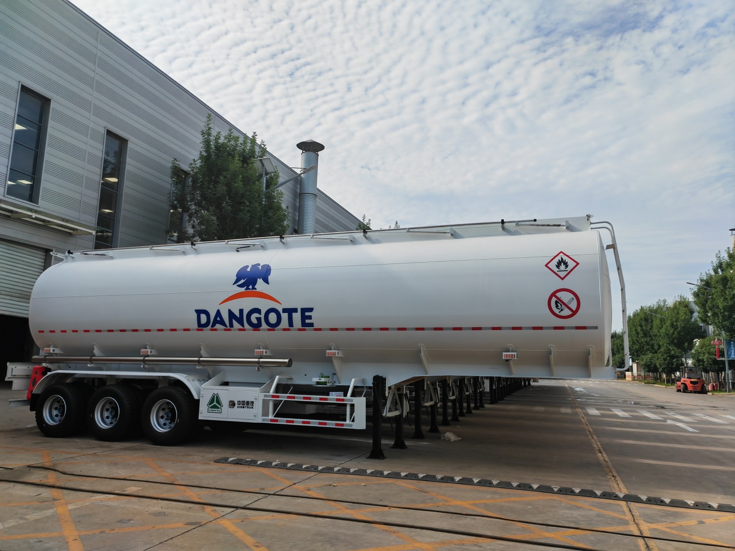 Oil tank